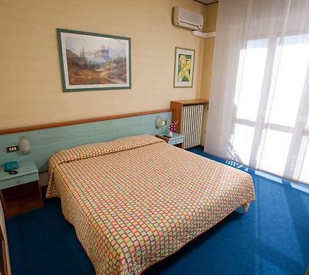 Varedo Hotel Victoria מראה חיצוני תמונה